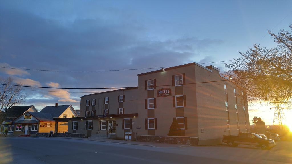 Historic Hotel Corner Brook Bagian luar foto
